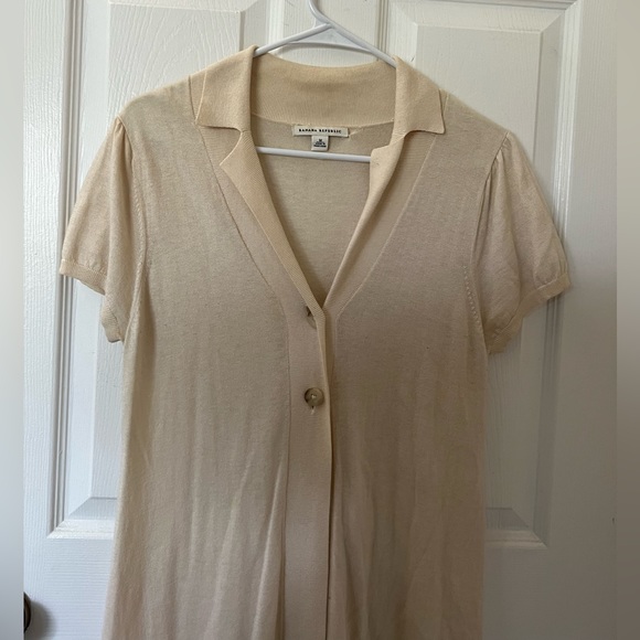 Banana Republic Lightweight Beige Short-Sleeve 2-Button Sweater / Cover Up - Picture 2 of 5